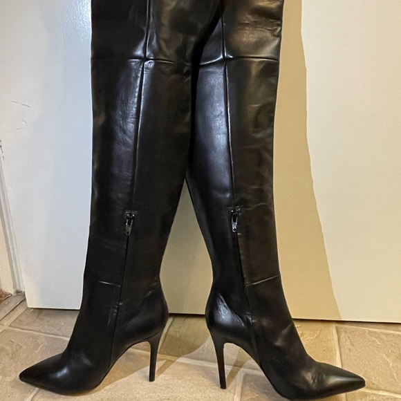 BCBGMAX AZRIA KNEE HIGH LEATHER BOOTS - Picture 2 of 8